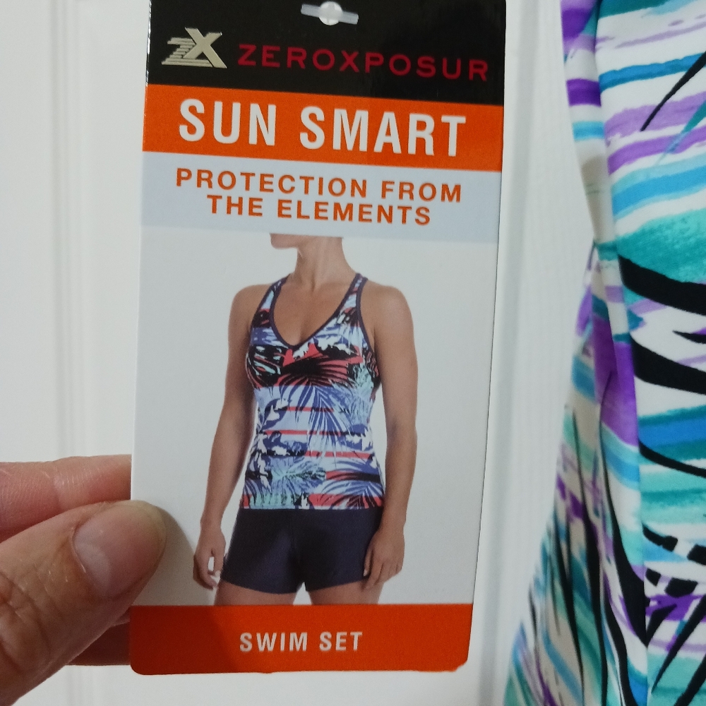 NWT Zeroxposur Sunsmart Tankini Swim Athletic Top Medium Purple Blue Leaf Patter